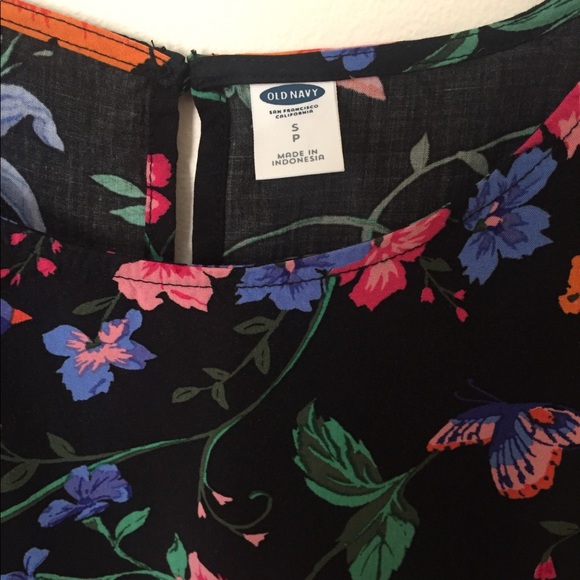 Old Navy Floral, Bird, and Butterfly Tunic - Picture 4 of 7
